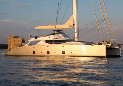 Hutiane-2011-31m-CUSTOM-Catamaran-For-Sale-YachtDealz01