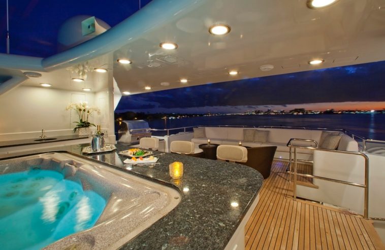 MILK & HONEY | 2003 125′ Aluminium Motor Yacht from American shipyard Palmer Johnson