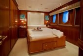 MILK & HONEY | 2003 125′ Aluminium Motor Yacht from American shipyard Palmer Johnson