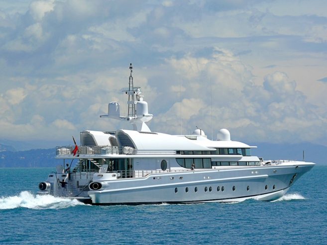 THUNDER | 1998 164′ Carbon Fiber Motor Yacht from Australian shipyard Oceanfast