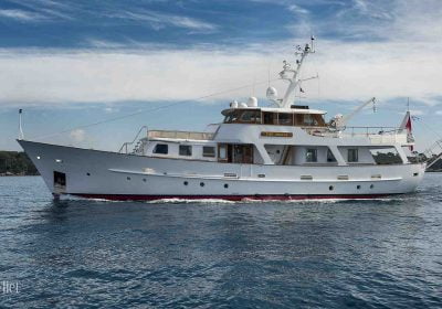 cammenga-classic-motor-yacht-for-sale-01