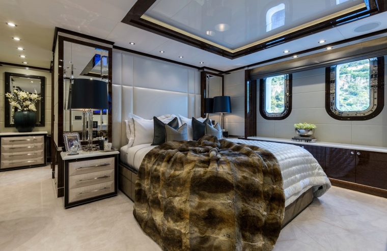 11.11 | 2015 63m (206′9″) Luxury Steel Motor Yacht from renowned Italian shipyard BENETTI