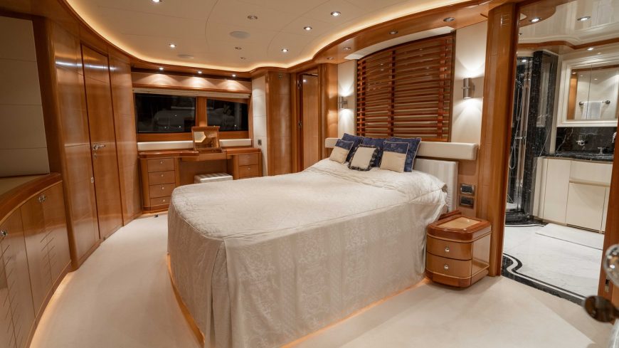 Agatha | 2006 39.01m (128′) Luxury Motor Yacht from the Italian shipyard CRN