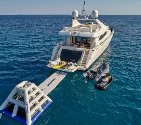 ELITE | 2004 27m (89ft) Motor Yacht from Italian shipyard FERRETTI