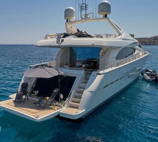 ELITE | 2004 27m (89ft) Motor Yacht from Italian shipyard FERRETTI