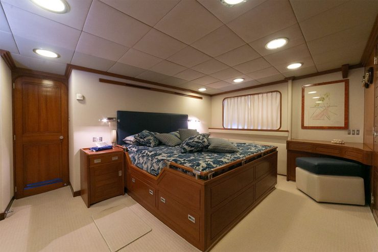 EMERA | 1974 129′5″ Classic Steel Motor Yacht built by CAMPER & NICHOLSONS