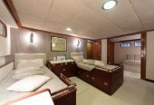 EMERA | 1974 129′5″ Classic Steel Motor Yacht built by CAMPER & NICHOLSONS