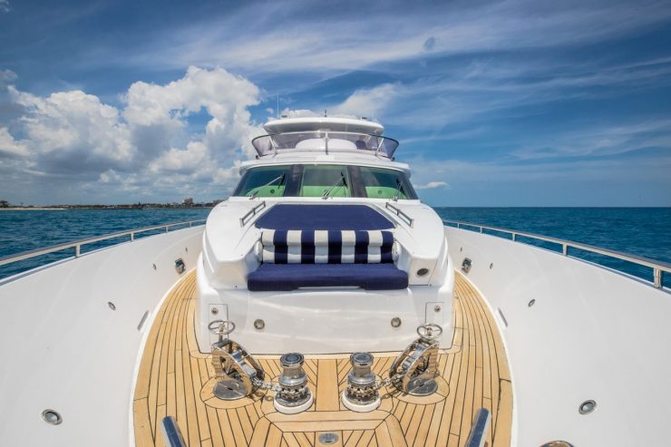 KENTUCKY BELLE | 2005 28.68m (94′1″) Flybridge Motor Yacht from American shipyard HORIZON