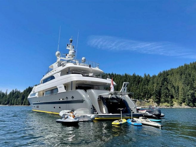 KOMOKWA | 2010 41m (135′) Tri-Deck Luxury Motor Yacht built by Horizon