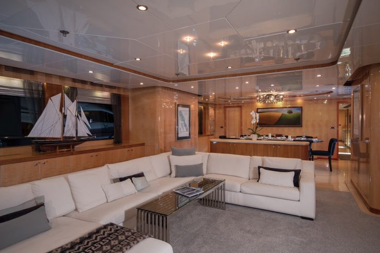 KOMOKWA | 2010 41m (135′) Tri-Deck Luxury Motor Yacht built by Horizon