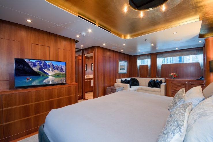 KOMOKWA | 2010 41m (135′) Tri-Deck Luxury Motor Yacht built by Horizon