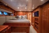 KOMOKWA | 2010 41m (135′) Tri-Deck Luxury Motor Yacht built by Horizon