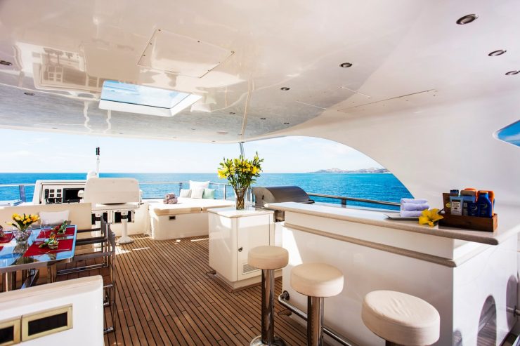 KOMOKWA | 2010 41m (135′) Tri-Deck Luxury Motor Yacht built by Horizon