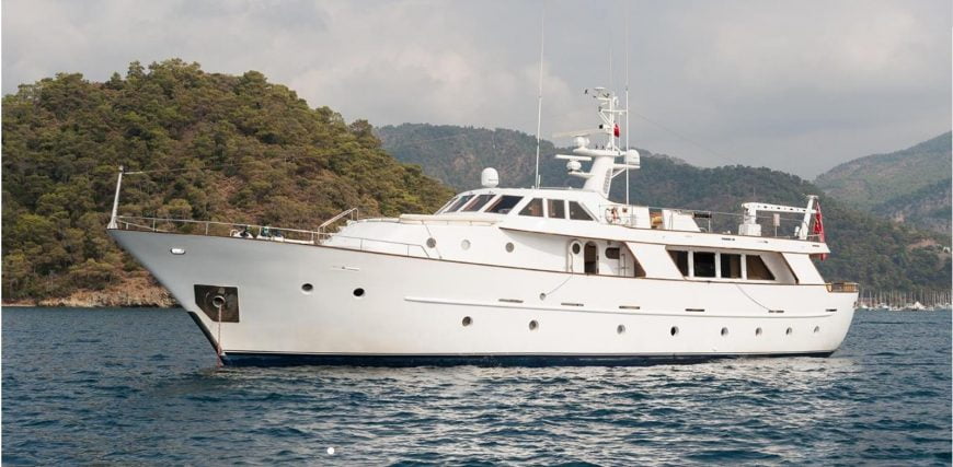 LADYAR B | 1984 26m (85ft) Steel Classic Motor Yacht from Italian shipyard CODECASA