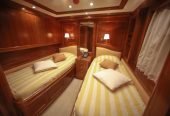 LALIKA | 2006 30m (99ft) Motor Yacht from Italian shipyard BENETTI