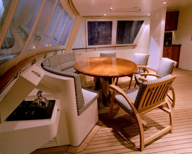 MAVERICK | 2002 95′ Kuipers Doggersbank Motor Yacht