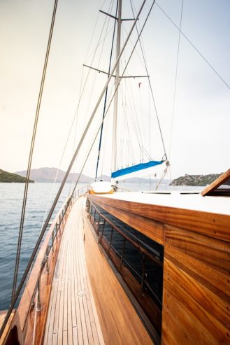 ROYAL MARIS | 2004 33m (108ft) CUSTOM Classic Style Sailing Yacht