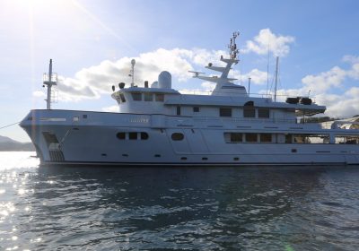 SEA-HUNTER-For-Sale-YachtDealz01