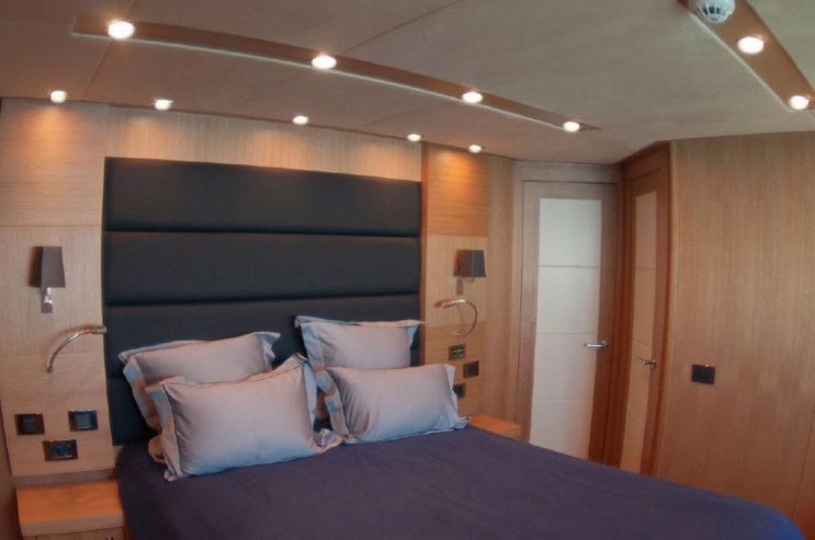 SUN FLOWER | 2011 35m (113ft) Motor Yacht from British shipyard Sunseeker