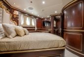 STATUS QUO | 2008 41m (135ft) Luxury Tri-Deck Motor Yacht from American shipyard HORIZON