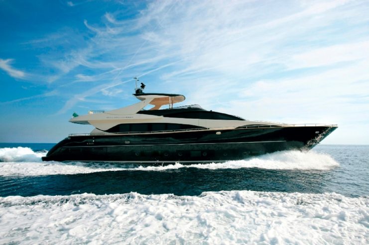 TAURUS | 2010 28m (92ft) Luxury Flybridge Motor Yacht from Italian shipyard RIVA