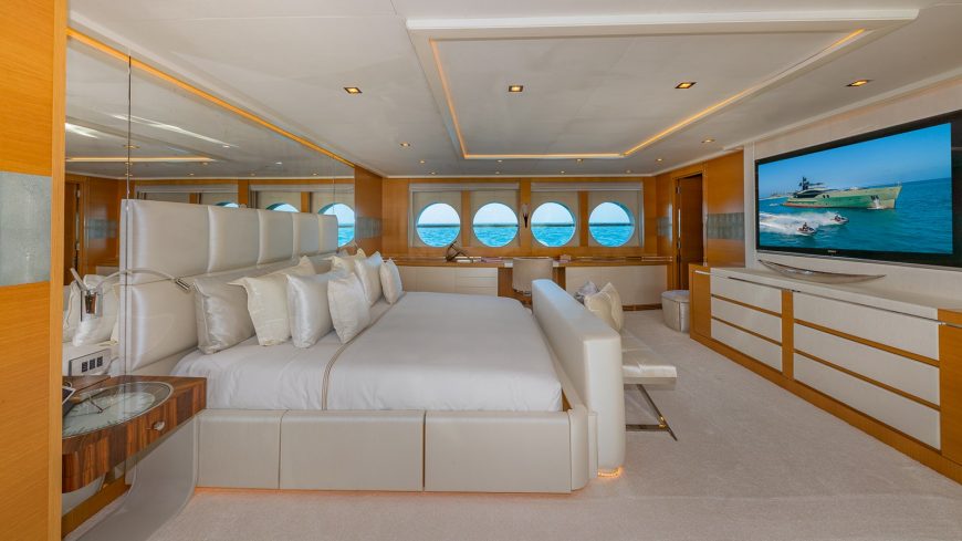 DB9 | 2010 52m (170ft) Luxury Aluminium Motor Yacht from American shipyard PALMER JOHNSON