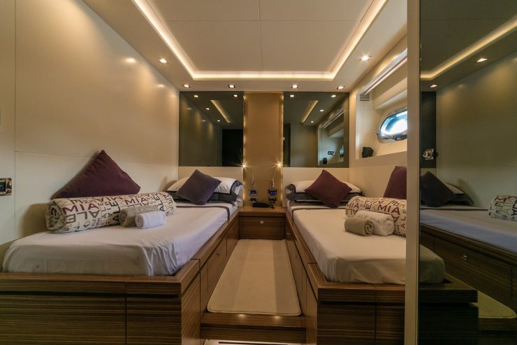 ALE.MIA | 2008 101′ 9″ (31m) Motor Yacht built by Italian Shipyard Italcraft