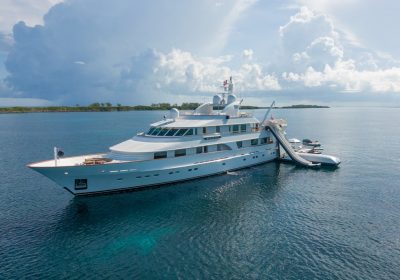 BIG-EASY-2002-146-3-HAKVOORT-Motor-Yacht-for-sale-yachtdealz01