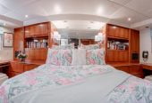 EDISON | 1990 95′ (28.96m) Motor Yacht from American shipyard ADMIRAL MARINE