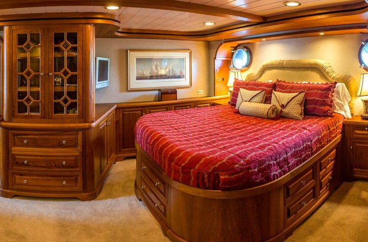 HERCULES | 2006 75′ (22.86m) Trawler Motor Yacht from American shipyard MOLOKAI STRAIT