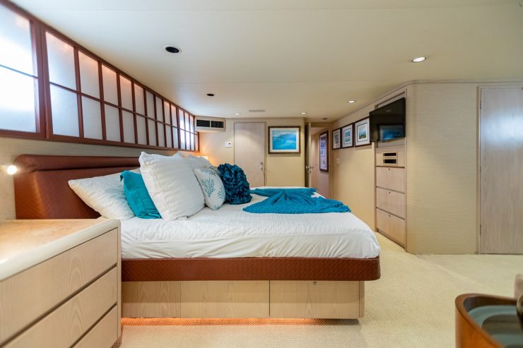 ISLAND TIME | 1991 110′ (33.53m) Motor Yacht from American shipyard BROWARD