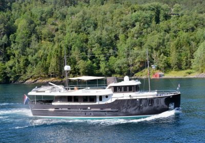 LIVINGSTONE-2017-78′-9″-23.99m-Steel-Explorer-Motor-Yacht-from-Dutch-shipyard-HARTMAN-YACHTS-for-sale-YachtDealz12