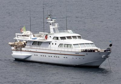 LUC-AN-1989-98-6-BAGLIETTO-Motor-Yacht-for-sale-yachtdealz17