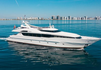 BLACKSHEEP-2009-124-822-38m-Luxury-Motor-Yacht-from-American-shipyard-PALMER-JOHNSON-for-sale-YachtDealz1