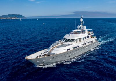 DE-DE-2002-144-522-44m-Steel-Luxury-Motor-Yacht-from-renowned-French-shipyard-CMN-for-sale-YachtDealz9