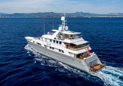 DE-DE-2002-144′-5″-44m-Steel-Luxury-Motor-Yacht-from-French-shipyard-CMN-for-sale-YachtDealz18