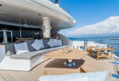 DESEO | 2014 40m (132ft) Luxury Motor Yacht from British shipyard SUNSEEKER