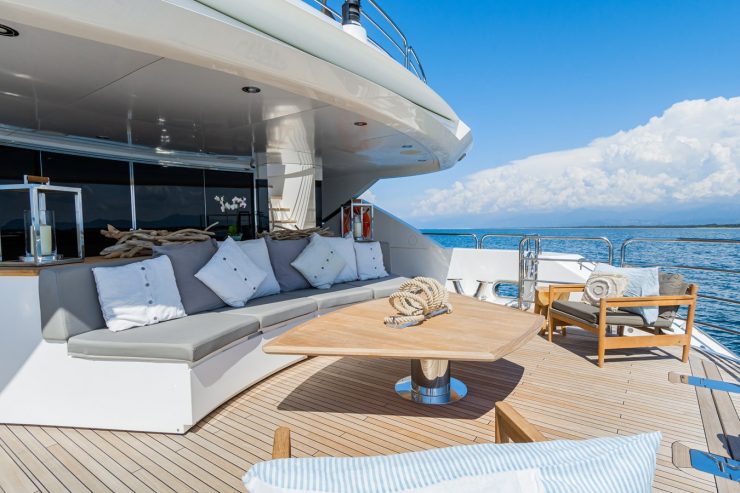 DESEO | 2014 40m (132ft) Luxury Motor Yacht from British shipyard SUNSEEKER