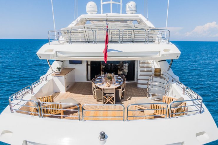 DESEO | 2014 40m (132ft) Luxury Motor Yacht from British shipyard SUNSEEKER