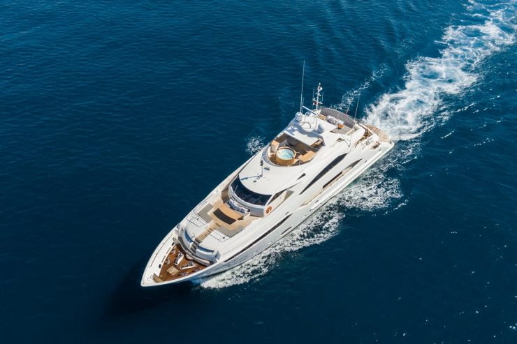 DESEO | 2014 40m (132ft) Luxury Motor Yacht from British shipyard SUNSEEKER