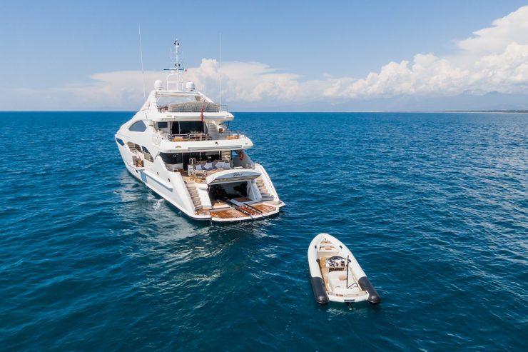 DESEO | 2014 40m (132ft) Luxury Motor Yacht from British shipyard SUNSEEKER