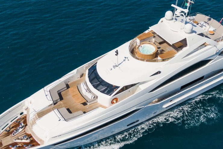 DESEO | 2014 40m (132ft) Luxury Motor Yacht from British shipyard SUNSEEKER