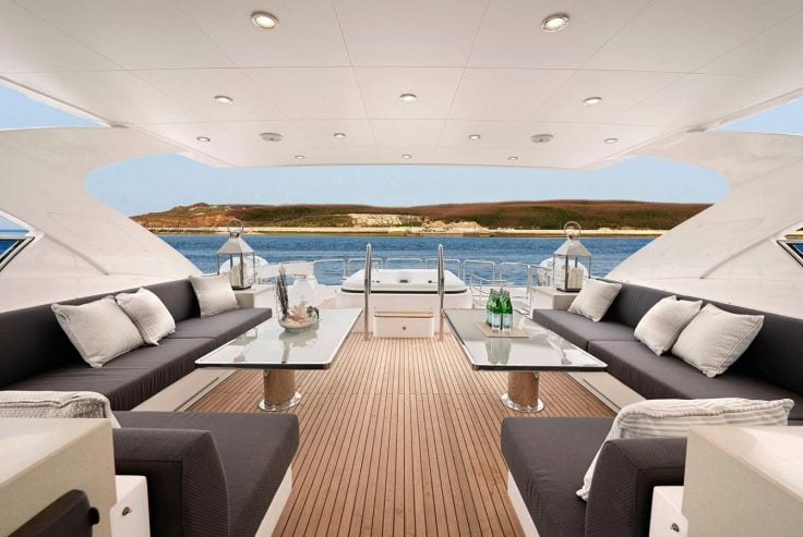 ESTHER 7 2014 33.5m (109′11″) Luxury Flybridge Motor Yacht from Taiwanese shipyard HORIZON