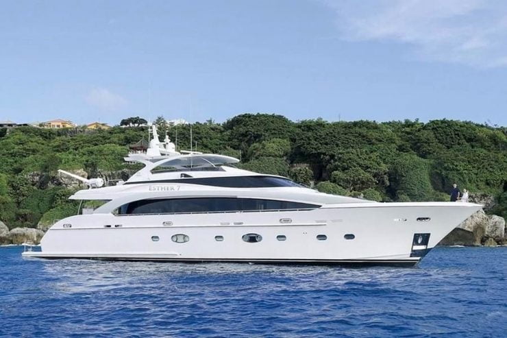 ESTHER 7 2014 33.5m (109′11″) Luxury Flybridge Motor Yacht from Taiwanese shipyard HORIZON