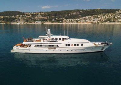 FIORENTE-1990-121′-5″-37m-Steel-Classic-Luxury-Motor-Yacht-from-Italian-shipyard-FERRONAVALE-for-sale-YachtDealz1