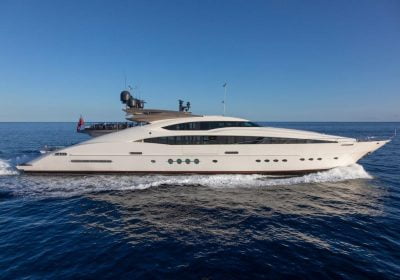 FOUR-JACKS-2008-149′-11″-45.7m-Aluminium-Luxury-Motor-Yacht-from-American-shipyard-PALMER-JOHNSON-for-sale-YachtDealz1