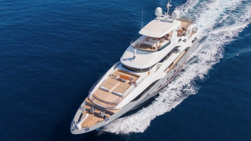 FREEDAY | 2014 40.23m (131.95ft) Luxury Motor Yacht built by Italian shipyard BENETTI