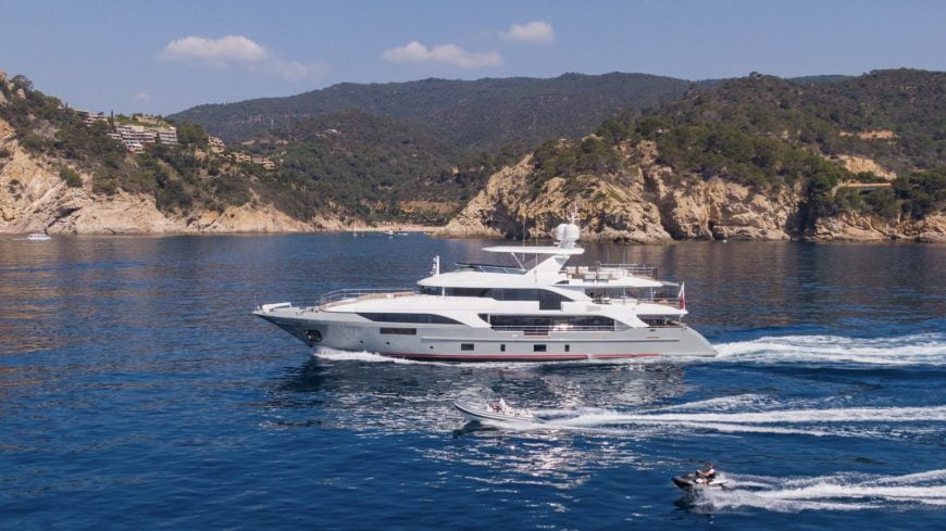 FREEDAY | 2014 40.23m (131.95ft) Luxury Motor Yacht built by Italian shipyard BENETTI