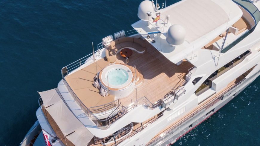 FREEDAY | 2014 40.23m (131.95ft) Luxury Motor Yacht built by Italian shipyard BENETTI