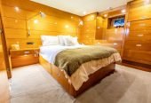 MRS ROBINSON | 2002 84′ 6″ / 25.76m Stephen Seaton design Explorer Motor Yacht from shipyard Troy Marine